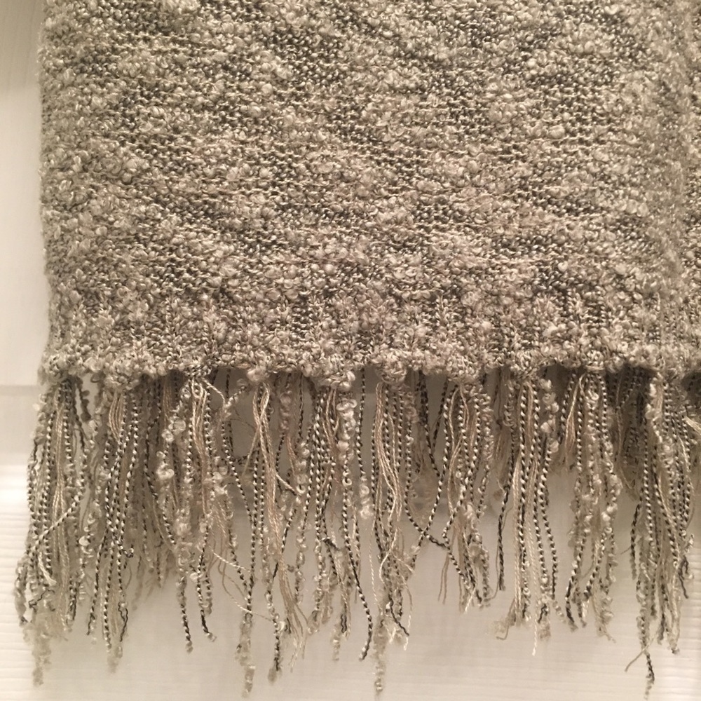 Saks Fifth Ave long sweater - Picture 3 of 4